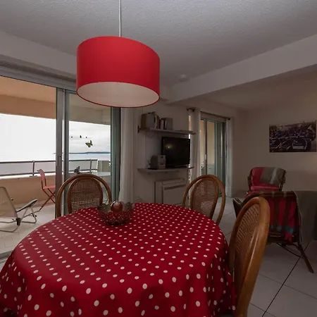 Le Lavandou, T2 Lumineux, Acces Direct Plage, Parking Prive - Fr-1-803-79 Апартаменты *