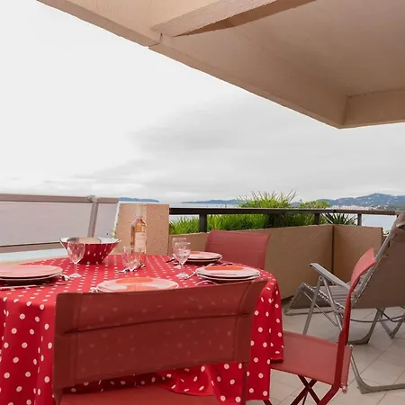 Le Lavandou, T2 Lumineux, Acces Direct Plage, Parking Prive - Fr-1-803-79 *