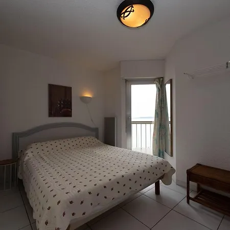 Appartement Le Lavandou, T2 Lumineux, Acces Direct Plage, Parking Prive - Fr-1-803-79 Le Lavandou