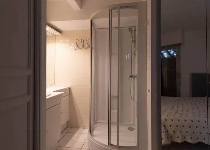 Le Lavandou, T2 Lumineux, Acces Direct Plage, Parking Prive - Fr-1-803-79 Lägenhet *